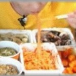 【キチ女伝説】久しぶりに実家に帰省。朝起きて台所に行くと、見知らぬ女と子供がご飯食べてた。私、唖然…そして女は堂々とのたまった