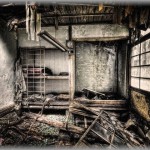 【DQN】4人組の若者が廃墟を破壊。しかしそこはれっきとした別荘。若者たちを襲った恐るべき結末とは。