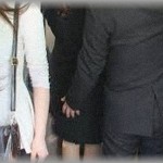 【衝撃体験】仕事帰りの電車の中で痴漢にあった。パニックになって見回してたら、同じ電車に乗ってた会社の先輩がニヤニヤしながら近づいてきて…言った言葉がキモ過ぎた！