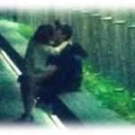 【GJ】公園でボーっとしてたらカップルがかなり濃厚にいちゃいちゃし始めた。子供もいる公園なので母親のひとりが注意したのだが威嚇されておしまい。それを見ていたらしい高校生二人組が…。