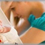 【ウルッとくる話】21歳で結婚、生まれた長女には障害があった。髪が禿るほど大変な毎日…嫌になって1週間家出したんだが、久しぶりに帰ると嫁がキッチンで倒れてた