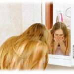 【泥棒】ニキビに効くという化粧水を通販購入していたのだが、それがなくなってた。探していたら父の兄嫁のカバンからひょっこりと…。しかしチキンの私は声をかけることも出来ず迷宮入り…と思ったら壮大な自爆が待っていた。