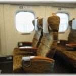 【キチママ】出張先で指定席の座席泥に遭遇。自分が座るはずの席に上品そうな奥様風の人が５歳位の女の子と一緒に鎮座。どいて頂こうとしたが話にならず、乗務員さんを召喚して乗車券を出してもらったら入場券…。しかも捨て台詞がｗｗ