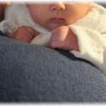 【愚痴】朝五時頃に１歳７カ月の娘が泣きだし目が覚めた。するとベッドに嫁が居ない。早起きして家事でもしているのかと思って娘を寝かしつけた後トイレに行こうと1階におりると…