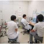 【ウルっとくる話】俺は医者。ちょっと前、診察に訪れた肺癌の若者に余命宣告をした。若者は冷静に「ガーン」と言った後で、「ああー参ったな。」と……