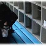 【復讐】高校時代嫌がらせされてた。友達がいたから我慢できてたけど、そのうちの一人が嫌がらせの犯人という噂がたった。 もう一人の友達もその子があやしいと言うので私も周りと一緒にその子の悪口を言ってた。でも犯人は実は・・・