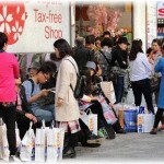 【孫梅攻撃】完全同居のトメが孫梅攻撃してくる。47くらいで子供ができた俳優を見ても「この人が60になっても子供まだ中学生じゃないの！あんたらもそうなるよ！はよせんと！」と急かしてくる。旦那がアラフォーなせいもあるが……