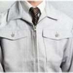 【怖かった話】マンション入居間もない頃、作業着の男がキッチン水道の器具の説明に来たと言うので、家にあげてしまった。しかし母の気配がして男は「誰かいるんですか」と言った。