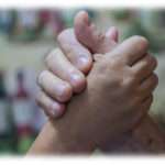 【ジーンとくる話】結婚してから、母が嫁に辛く当たるようになった。俺も〆ていたけど全然効果がなかった。そしたら嫁が･･･。恥ずかしいんだか嬉しいんだか･･･。