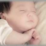 【和む話】義実家で赤がｳﾄｳﾄし出した。義妹「い、今から音出した人処刑！」トメ「た、大変！テレビ消さなきゃ！」やがて赤が眠りそろーっと布団に置いた瞬間・・・