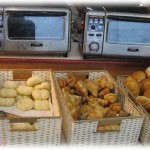 【異文化】旅行先のホテルの朝食ビュッフェで、焼いていたパンが目を離した隙になくなった。その犯人とは？