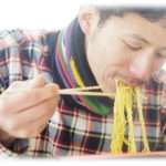 【ほっこりする話】自分で言うのもなんだけど、私の料理は超マズイ。でも私がうへぇって顔して食べるようなものを旦那はモリモリ食べる。おかわりもする。どういう舌してるんだろう→もしかしてそれって…///