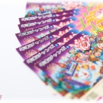 【ずうずうしい話】ノリで買った宝くじが当たって10万円GETしたので家族旅行に行った。そのお土産を持って友人の家に行くと…。