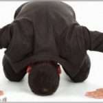 【母の不倫】学校から帰ると、母と知らない男が「結婚したいから別れて」と父に土下座してた。どうしても母を許せなかった俺は・・・