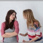 【嫁同士】義兄嫁は、自分の親が介護が発生したら義実家に協力してもらうと約束して結婚したそうだ。 義両親共に亡くなり私達夫婦が遺産相続したら、義兄嫁が義兄嫁両親の介護も相続したと言い出した。