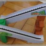 【バカ嫁】壊れたトミカのやまみちドライブを直してた嫁「このリード線切っちゃったんだけど、くっつけてくれる？」俺がリード線をつまむと・・・