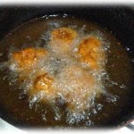 【DQN返し】引越しや配送トラック用の一時駐車スペースに毎日車を止めてる奴がいる。管理会社が張り紙しても効果なし。制裁をしてやろうと思った俺が方法をアレコレ考えていると、そういえば１週間ほど前にから揚げを作ったなと思い出して…。