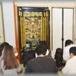 【DQNトメ】父が亡くなって初めての正月、義実家に行かずに実家で過ごしたら、トメ「うちの仏壇に手も合わせないなて！なんて嫁！」ところが翌年コトメに向かって「本家はこっちでしょ！旦那実家の仏壇なんて捨ててしまえ！！」