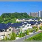 【ダメ母親】子供が多い新興住宅街に住んでいる。ある日ゴミ捨てにいった時に隣の奥さん近所の子が遅くまでいて迷惑していると相談を受けた。そこでアドバイスをしたらうまくいったようだった。年末２８日にはこの住宅地にはあまり人がいないそんな日あることがおきていた。