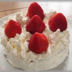 【胸糞】激務の父が久々に夕飯どきに帰れるってことでケーキ焼いて父の好きな料理ばかり並べ待っていた。そしたら不倫相手を連れてきた。不倫相手｢可愛らしいケーキですね｣