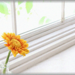 【和む話】子供の頃、押し入れに入るのが大好きで、留守番してた時押し入れに入ってマッタリしていた。すると、鍵が開いて人が入ってくる気配。父「この花は、私です。窓辺に置きます」