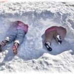 【腹がたった話】珍しく雪が降ったので、2歳の娘は大はしゃぎで雪遊びしてた。そしたら小学生中～高学年くらいの姉弟とその父親らしい人物がやってきて、弟のほうが私の娘に向かって…。はぁ？！みんなキチガイかよ。娘がかわいそうだろ！