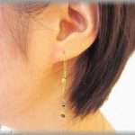 【義実家】義実家に行く度に服装に文句をつけるトメ＆コトメ。文句だけならともかく、身につけてるアクセサリーやバッグまで奪い取る。私「本当にやめてください！ピアスもネックレスもバッグもストールも！夫さんからのプレゼントなんです！」