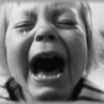 【拉致】コトメ子「飲むだけ、寝るだけで痩せる商品と美顔器の総額２０万を親が買ってくれないから買って！」断ると3歳の娘を拉致、部屋にこもってしまった。