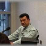 【父親の話】有名な会社の管理職をしている父親だが社内では作業着を着ていることが多いらしい。その作業着姿で社内で掃除したり壊れたものがあると直したりしているようなのでエリートの新入社員には汚いオッサンがいるといった感じの目で見られているようだった。そんな父親の楽しみはエリート社員とその上司が父親とすれ違う時のようだ。