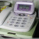 【うざい友人】私は特に必要が無いので携帯電話だけしか持ってないのだが、友人が固定電話を持たない奴は非常識だとしつこく言って来る。