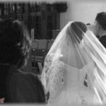 【不幸な結婚式】ある結婚式で酒も良い感じで回ってきたころトイレに中座していた友達が戻ってきた。「フロントのところにお巡りさんいたよ」→まさかの展開に。