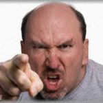 【復讐】高校生の頃バイトしてた地元のファミレスに面倒な常連客がいた。女の店員が来ると小一時間拘束して愚痴やら文句やらを喋りまくる。バイトを辞めてこの常連客のことも最近まで忘れていたのだが、まさかの再会をした。