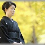 【ずうずうしい話】父親の浮気に悩んでいた母親が電車に飛び込んで亡くなった。私は結婚していたので実家に主人と子供と帰り葬儀に出た。ショックだったのであまり葬儀の記憶がない。葬儀は近所の人が手伝いに来てくれていたがその手伝いに来ていた人がとんでもない人だった。