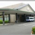 【賛否両論】優しい大トメが亡くなったとの連絡が入った。私は斎場で娘を見に来る人達のお相手をしていたのだが、１人のジジィが近づいてきた。