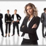 【呆然】冬休みに短期のバイトに応募したら採用された。それ以前からやっている深夜のバイトもあったので勤務時間も相談した上での採用だった。バイト初日、出勤して挨拶をすると…現場がシーン…。その翌日も出勤して挨拶→シーン…。3日目、意識を改めかなり早めに出勤して挨拶→リーダー格の女が無言で近づいてきて…！！