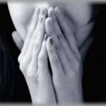 【とんでも】母親がパチスロで借金作り窃盗で捕まるほどの糞で小さい頃からこの母親になぐられ否定されて生きてきた。父親は当然離婚し、母と縁も切れた。その後結婚することになり、役所に行ったら大変な事実を知った。