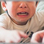 【キチ嫁】子供を産んだころから嫁の様子がおかしくなった。二人目女児の死産後嫁のヒスはさらに酷くなり、長男の大事なところを引っ張り「男の子なんていらない！」