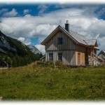 【恐怖】サークルで1泊の登山にいったんだけど、泊まった山小屋の親父が陰気で嫌な感じだった。山小屋の親父って愛想が良くて話好きが多いから真逆だなと思っていたら…。