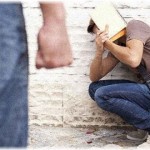 【因果応報】学校でいじめをしているのが親にバレた！いじめられっ子の両親の前で父親に「息子は転校させます」と宣言された。