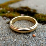 【とんでもない女】まだ結婚して１年ちょっとだけど結婚指輪を無くしてしまったので「買いなおそうかな」って言ったら旦那が「探せよ」だって。探してもないから言ってるのにムカつくから「暫く顔見たくないから家に帰ってこないで」って言ってやったｗｗｗ