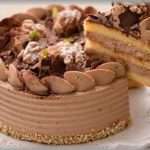 【エネ】トメは私がチョコが大嫌いなことを知っていて嫌がらせにチョコ系の菓子ばかり送ってくる→ 私の誕生日、夫が「誕生日おめでとう」とケーキをくれた。あけてびっくりチョコケーキ。