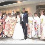 【えぇ…】参加した結婚式で新婦から「どうしても振袖で！」とリクエストがあったので友人一同で振袖で参加したけど、ビールサーブとやらが行われて友人Aの着ていた振袖がビールまみれに…。Aは着替えがあったので慌てて着替えて事なきを得たと思ったら新婦からまさかの嫌味…