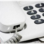 【修羅場】同僚が職場の電話で夫婦げんかをし始めた！「もし旦那がきたら帰ったと言っておいて」と言い残して同僚は帰っていったが・・・