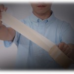 【DV男のボヤき】「嫁なんてぶん殴って黙らせろｗ」と豪語し、嫁を叩くのは日常茶飯事、母の嫁イビリは見て見ぬふり、金を借りて遊び呆けてた俺。とうとう借金で首が回らなくなり、双方の両親を交えて話し合うことに。興奮した母に向かって嫁が言った言葉に、空気が一気に凍りついた