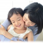 【もげろ】家にこっそり帰ったら嫁と娘の会話が聞こえてきたんだけど、その内容が…。