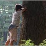 【ほろ苦い思い出】小4の夏、親の事業が失敗し夜逃げすることに。「今夜逃げるよ」と言われた日、友達とかくれんぼした。鬼になった俺は、泣きながら100数え・・・