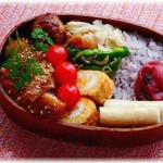 【感謝の形】毎日弁当を作ってる妻に「たまには美味しかったとか言ってよ」と言われたので毎日定型文を送信するスクリプトを組んだ結果・・・