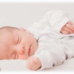 【修羅場】息子が生まれたんだけど、日本人離れした特徴があった。私も夫も日本人だから珍しいなと思ってたら、母の様子がおかしくなって、私が父の子じゃないって白状した。不倫した時に出来た子なんだって。しかもその衝撃の告白によって父が…。