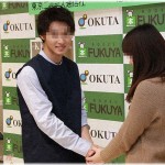 【奇跡】デビュー当時から大ファンの俳優と行きつけのレストランで偶然隣の席になった！