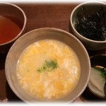 【エネ夫】職についてもすぐやめてしまう駄目男の友人夫、友人が高熱で倒れると「ご飯作れないの？じゃあ実家で食べてくるね！」。せめておかゆだけでも買ってきてもらおうと頼むと「レトルトなんて駄目ってママンが言うから作ってもらいにきてもらった！」と姑連れで帰宅。そして姑の「同居予定早めなきゃね」の一言で友人が覚醒した。